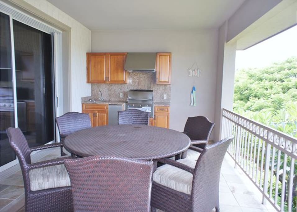 Lanai Dining