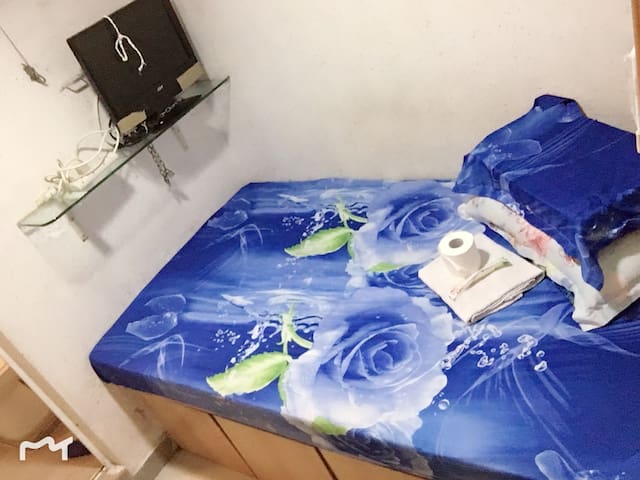 Tst private room with bathroom hot location