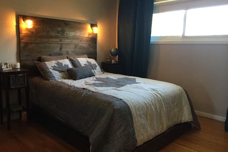 Cozy Niagara Home near Wineries and Shopping