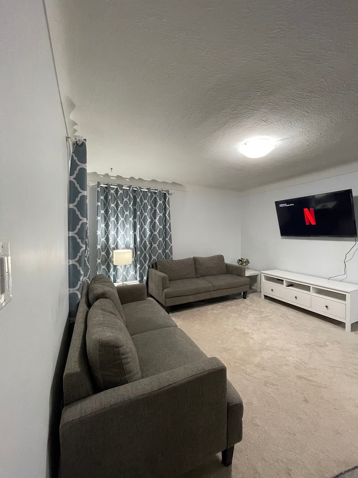 Luxury Detached 3 Bedroom Bungalow! - Niagara Falls