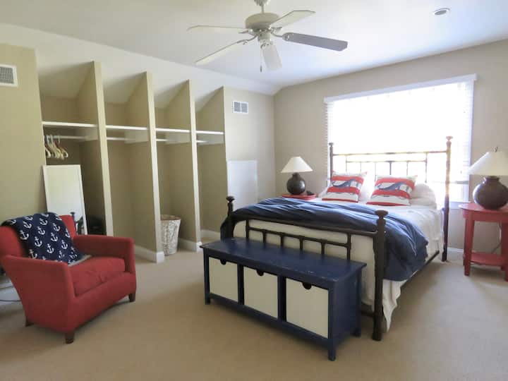 Main house 3rd floor nautical room