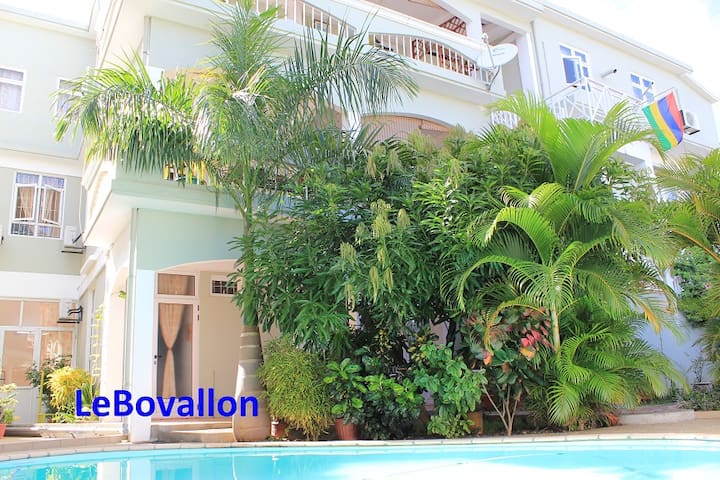 LeBovallon Double Ensuite Room