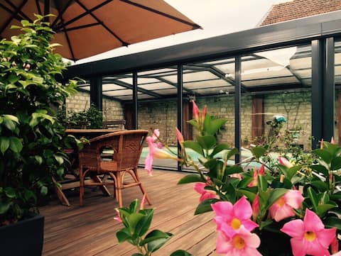 Art Deco house in the city center with heated pool