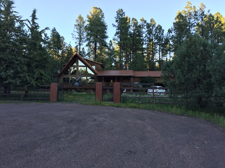 Tonto Village Cabin. Near PAYSON, Arizona. USA. Cabins for Rent in
