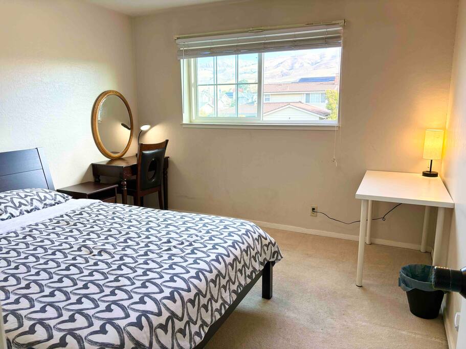 Fremont Cozy and private room nearby Tesla 3 plaza