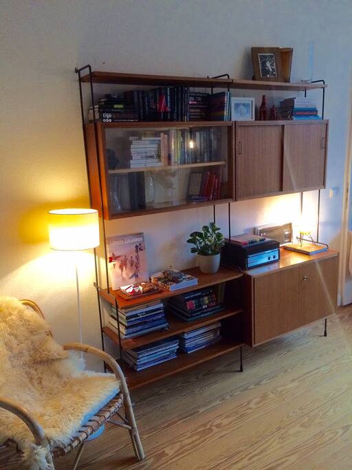 Living room (with balcony)