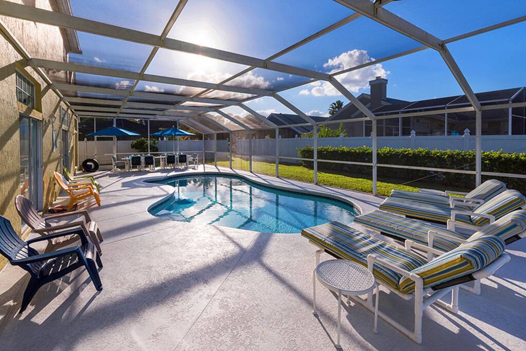Swimming Pool (salt water)