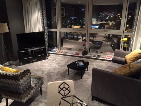 Luxury 2 Bedrooms City Centre Apartment & Parking