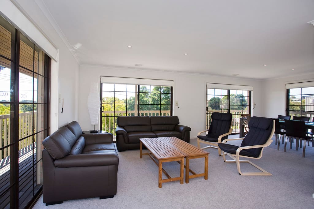 Lounge Area Upstairs