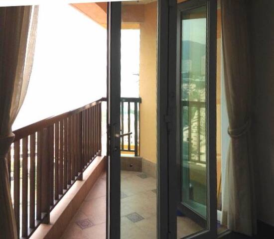 Brilliance, Discovery Bay gallery image 4