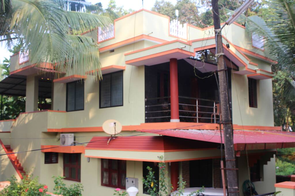 Christa Homestay, AC,near A.J. Hospital, Mangalore Apartments for