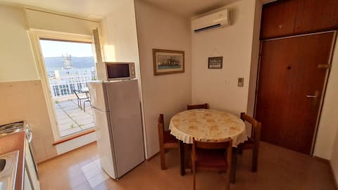 Popular Airbnb listing: Lovely apartment with beautiful view of Split in Gradski Kotar Lokve