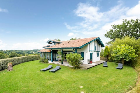 Ascain/St Pée  : 3*** vue imprenable ! 8 p