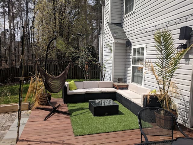 Oasis between Raleigh and Durham Cities!