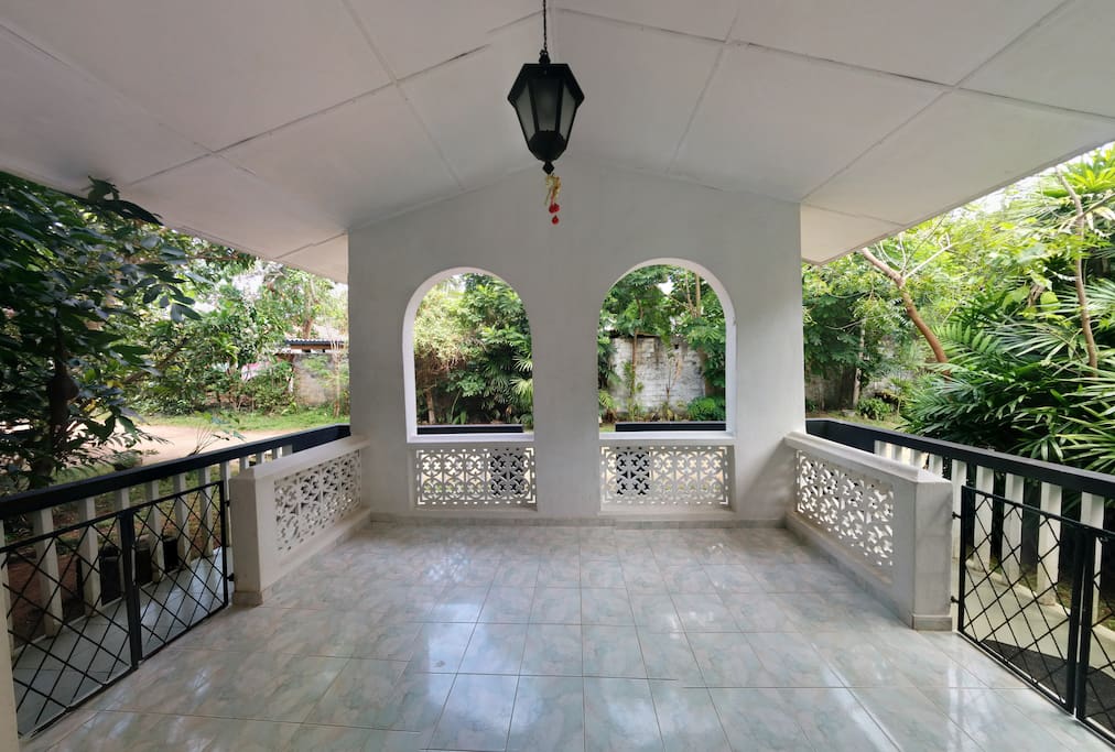 View of the Wellington Entrance !!!!!!!!
Check out the 360 view on Google Maps.