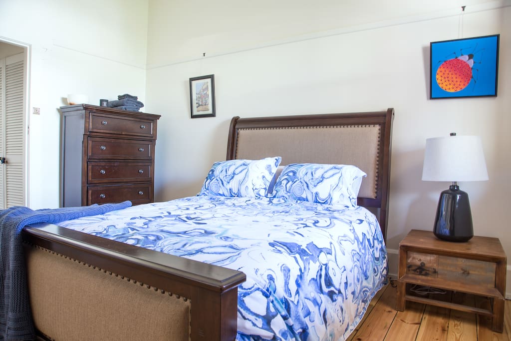 Main bedroom with queen size bed.