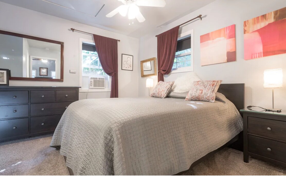 我们对这张标准双人床的舒适性得到了很多赞美！