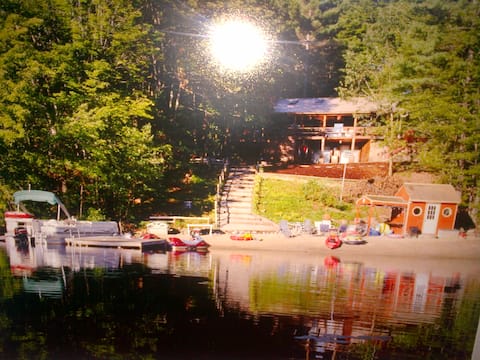 Lakefront Log Cabin, Private Sandy Beach, Hot Tub