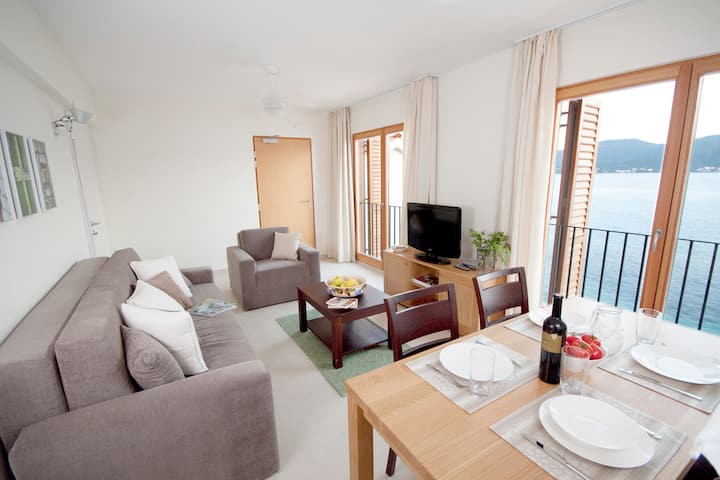 Eol (B2) - 2 Bedroom Apt With Balcony And Sea View - Korčula