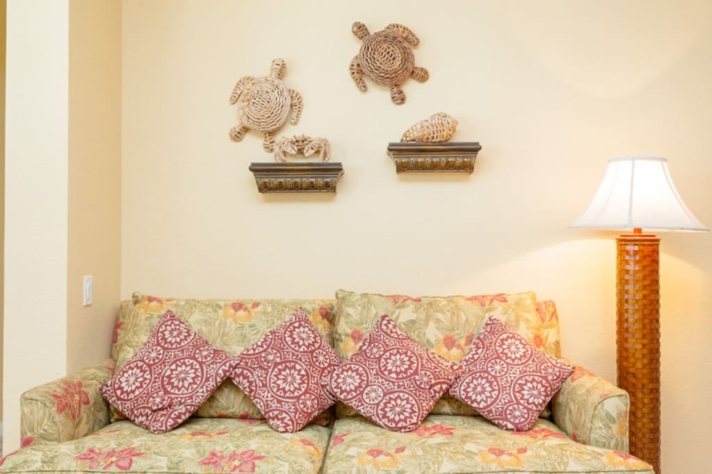 Cushion,Home Decor,Pillow,Furniture,Indoors