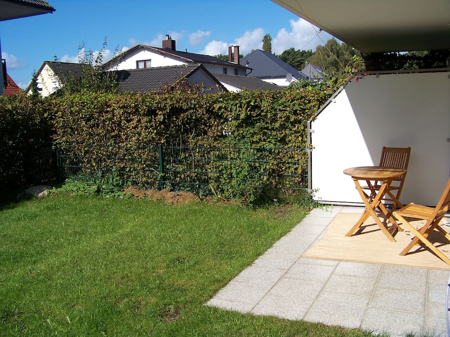 Terrasse mit Garten