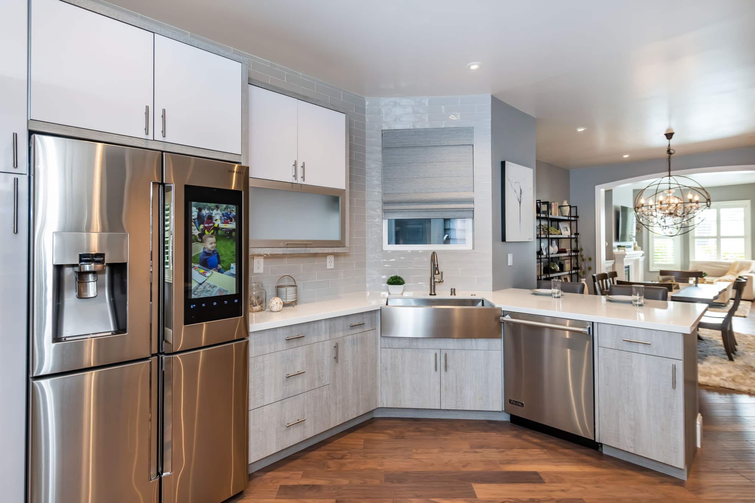 Home in San Francisco · ★4.99 · 2 bedrooms · 2 beds · 1 bath - Image 4