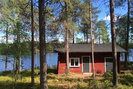 Lakeside cottage with a sauna