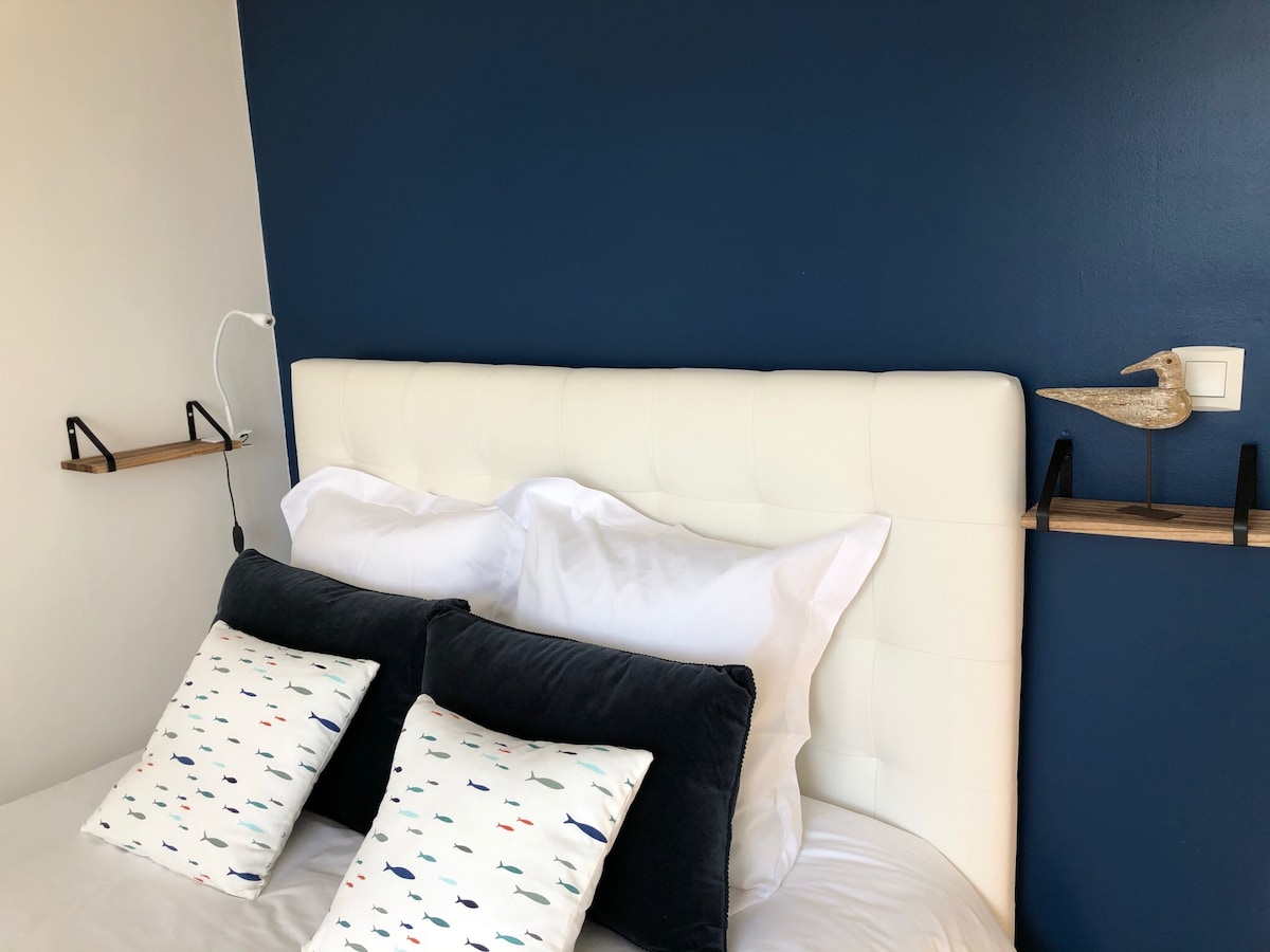 Საზღვაო თეატრის ოთახი