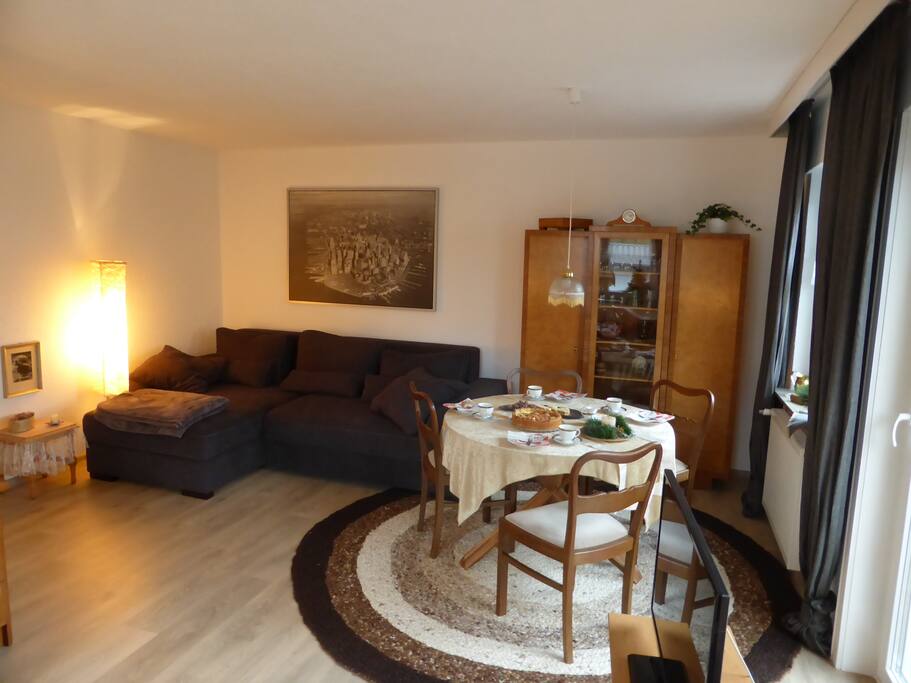 Wohn- und Schlafzimmer I