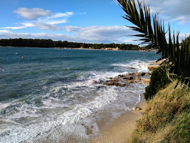 App Sun, 70m from beach