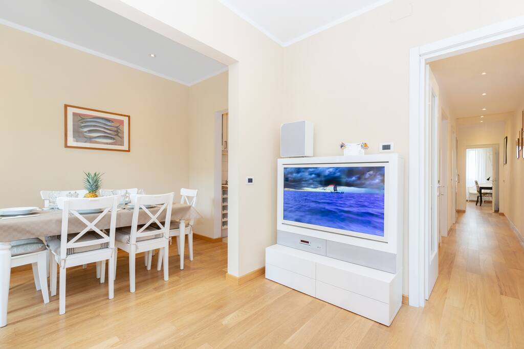LIVINGROOM