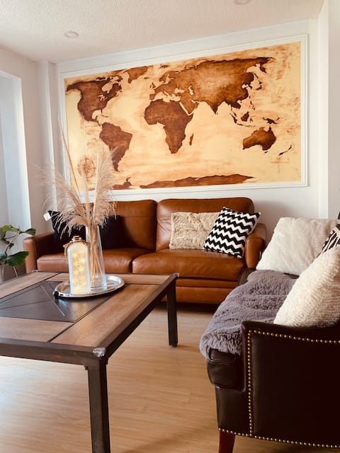 Popular Airbnb listing: Luxury&Cozy 3+1 BDR 3.5 Bath with 2 free P in Meadowvale