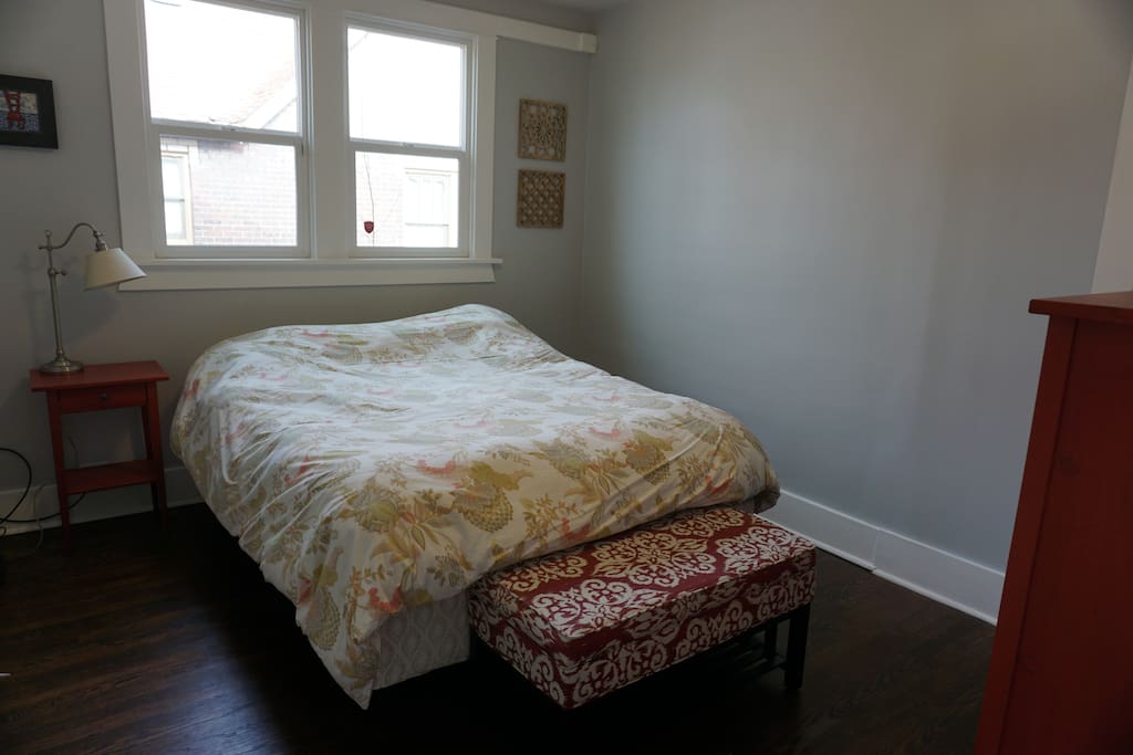 Bedroom #2 (queen bed)