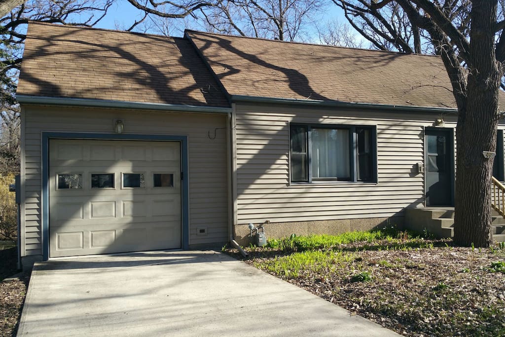 Front view of 49 Willow Drive. Please park in front of garage & on either side of the street. Be respectful this is a used also by the neighbors.