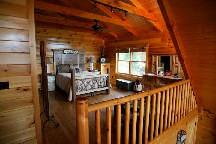 Ampia camera da letto padronale con ampio bagno e cabina armadio