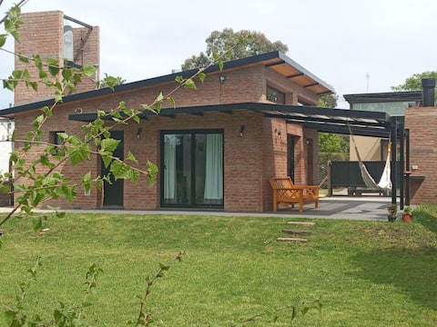 Propiedad de Airbnb exitosa: House in the Acantilados neighborhood en Los Acantilados