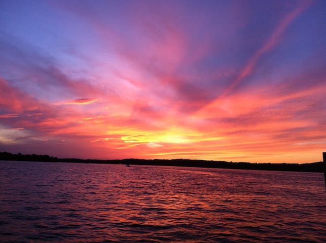 Bemus Point Bliss-Entire Home