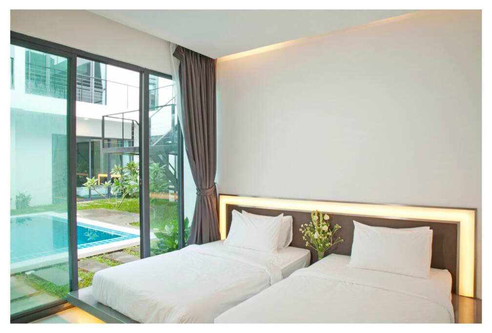 Twin Bedroom