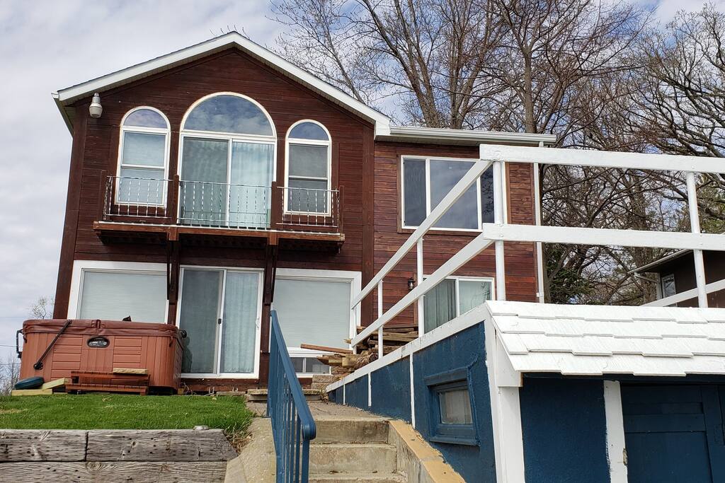 Peaceful Getaway on Lake Shetek Cabins for Rent in Currie, Minnesota