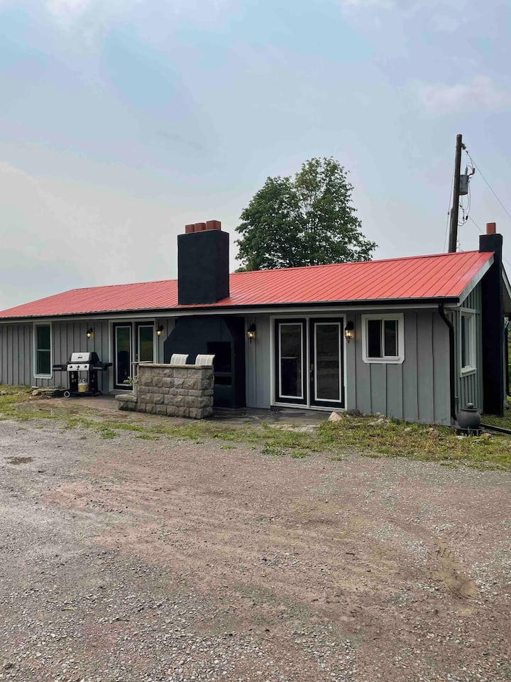 4 Season Private Country Getaway Cottages for Rent in Roseneath