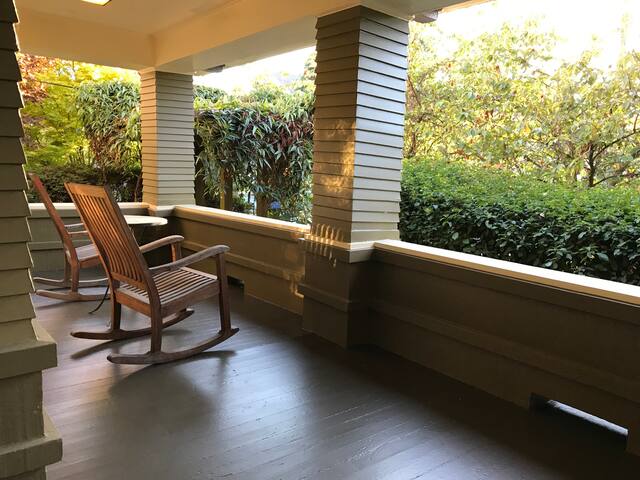 Queen Anne Classic gallery image 5