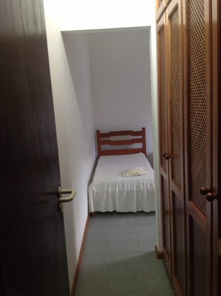 Dhoma e parë e gjumit 