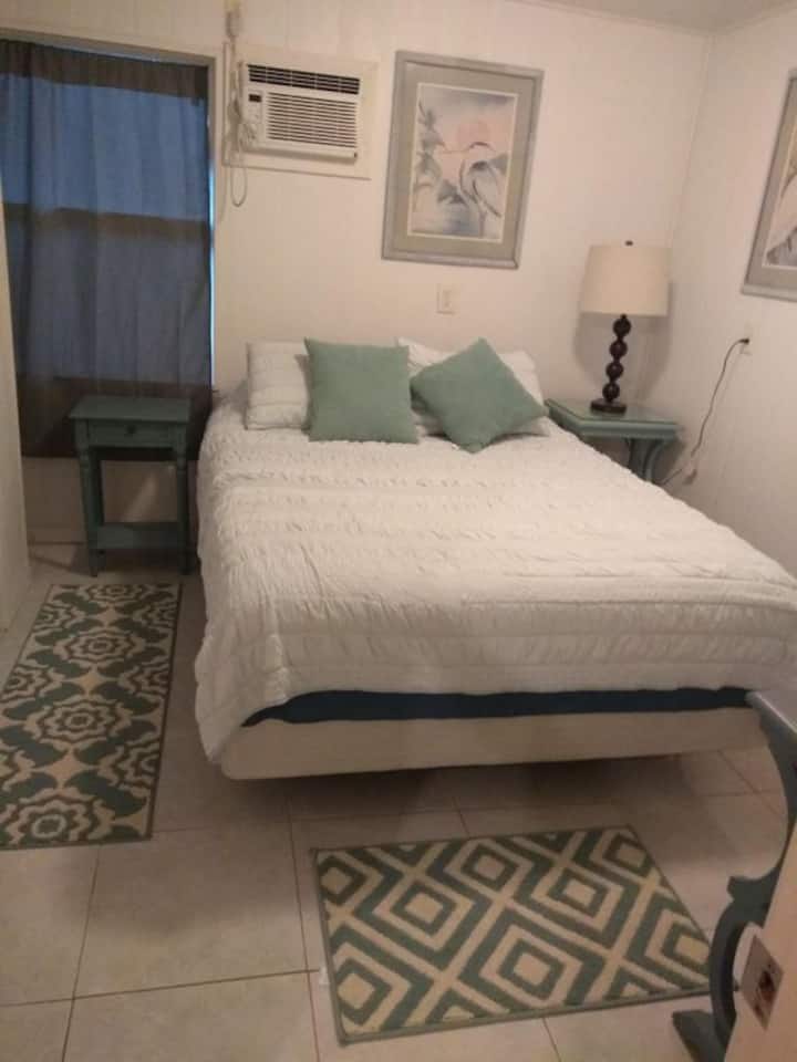 3er dormitorio con cama tamaño queen, abajo.