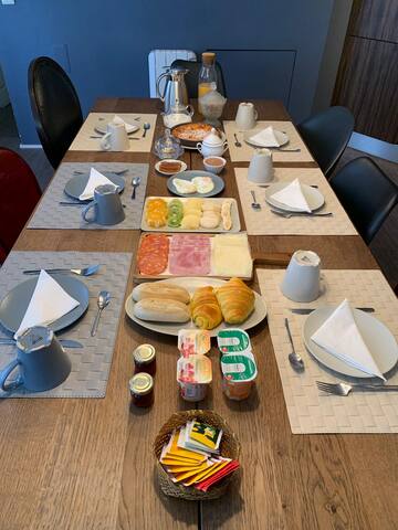 BCharming – Lovely apartment with 6 rooms gallery image 5