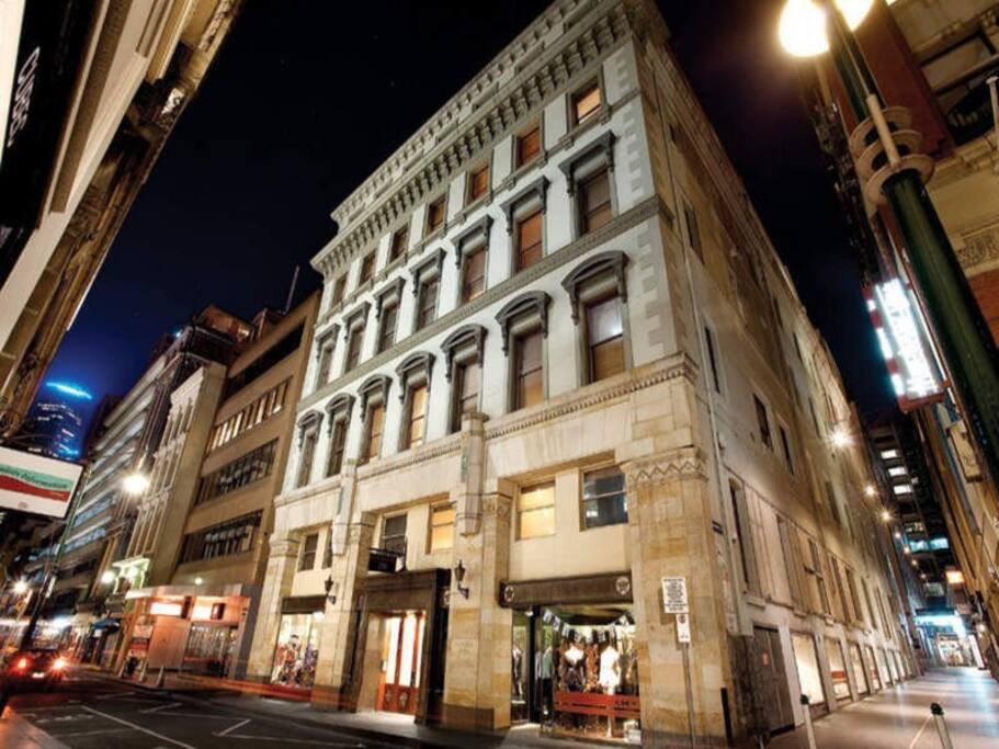 Flinders House
