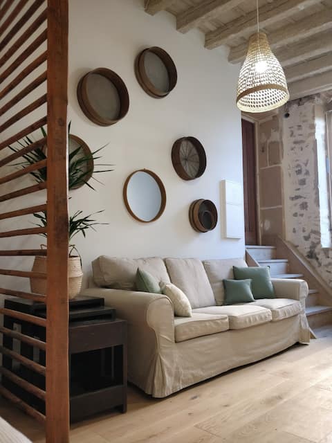 Successful Airbnb property: The Hanging Garden of Old Lyon in Lyon