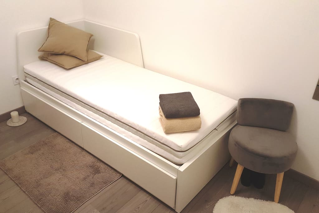 Double matelas pour celui ou celle qui vient seul(e)