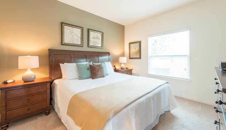 Dormitorio principal de la planta baja: tamaño king