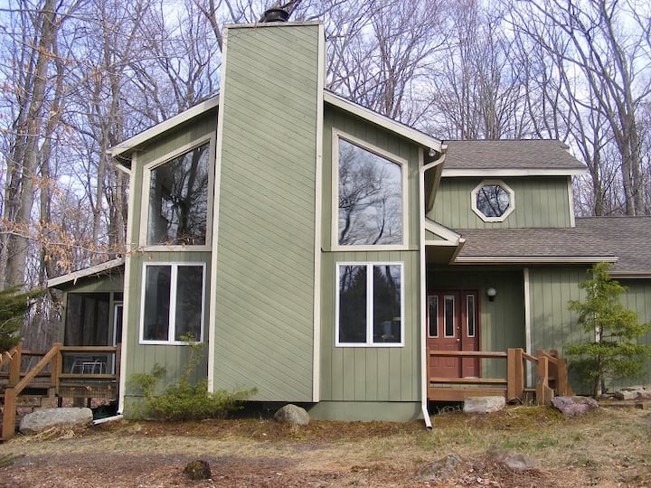 Pocono Lake Harmony Home on 2 acres Houses for Rent in Lake Harmony