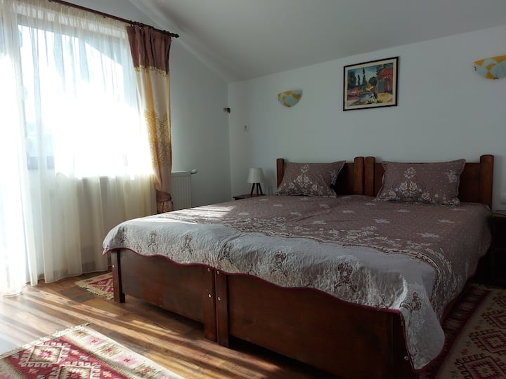 Ორნამენტებიანი კამერა